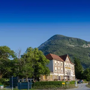 Et Foret Saint-Andre-les-Alpes